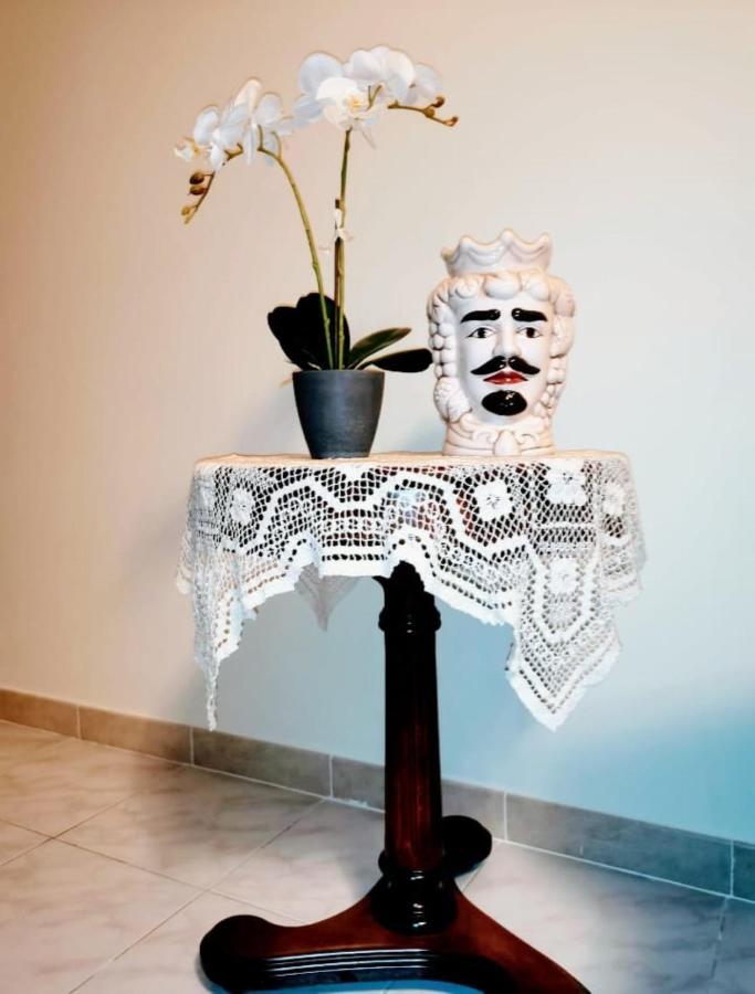 Lorenzo Guest Suite With Free Private Parking-- Cantieri Culturali Palermo Exterior foto